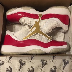 Jordan’s 11 .Jordans size 7 men’s.I ship fast 💙.